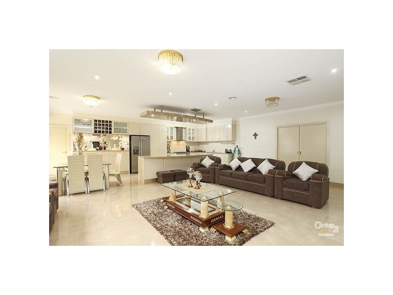 4 Lambie Way, Roxburgh Park VIC 3064