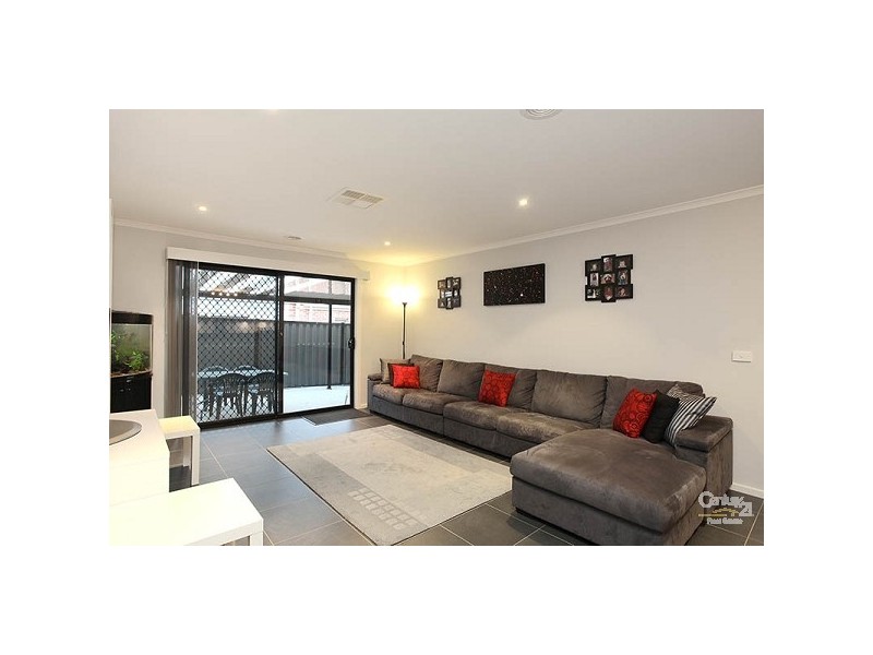 9 Beechworth Ave, Greenvale VIC 3059