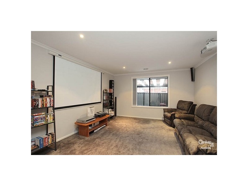 9 Beechworth Ave, Greenvale VIC 3059