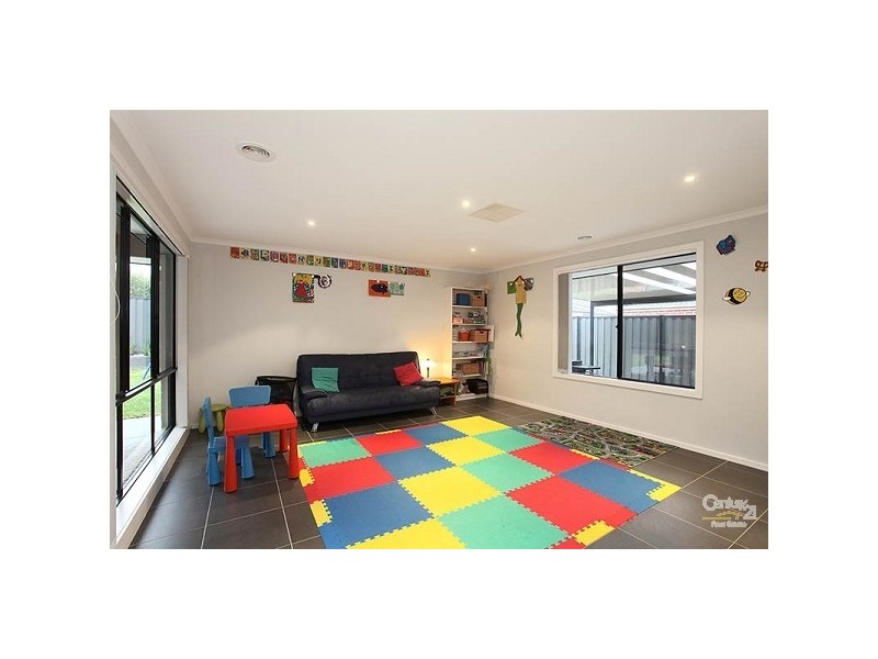 9 Beechworth Ave, Greenvale VIC 3059