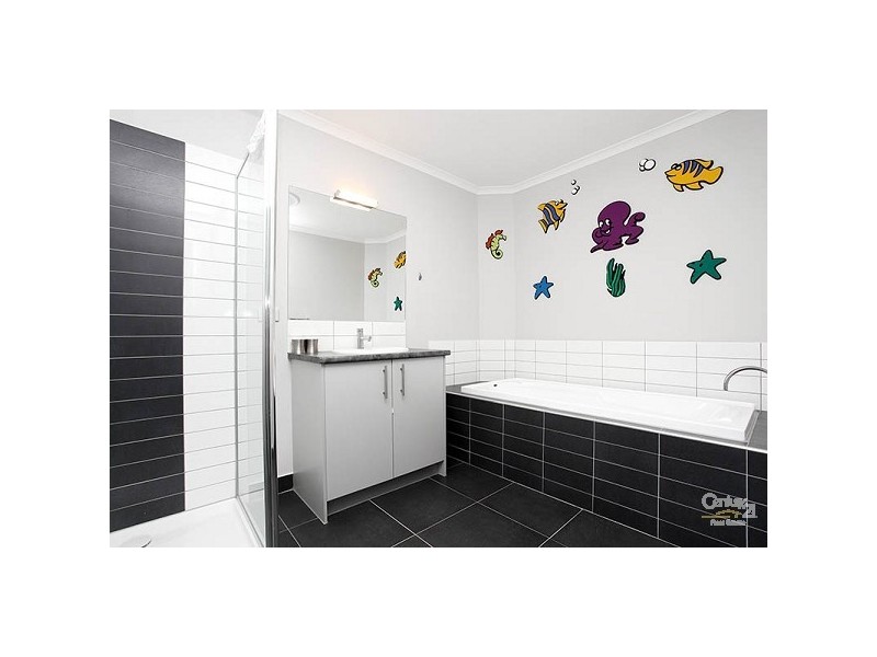 9 Beechworth Ave, Greenvale VIC 3059