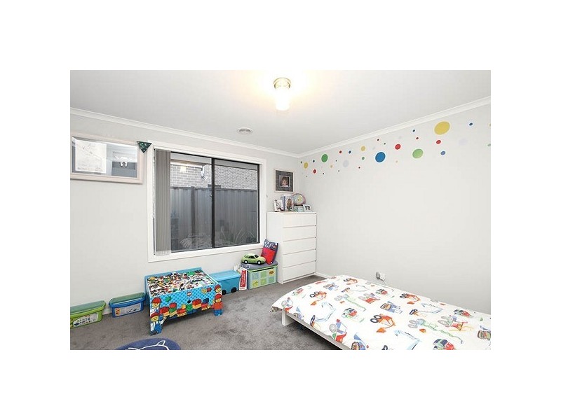 9 Beechworth Ave, Greenvale VIC 3059