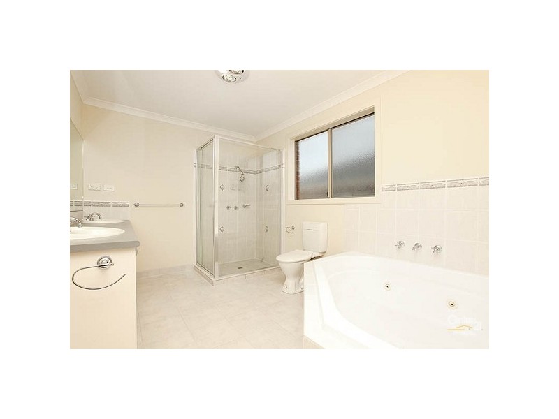 120 Hayfield Road, Roxburgh Park VIC 3064