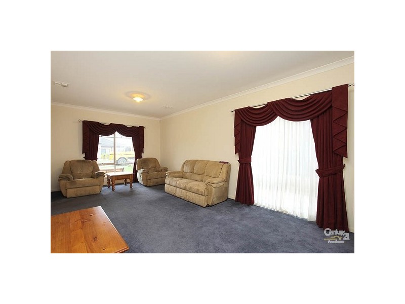 120 Hayfield Road, Roxburgh Park VIC 3064