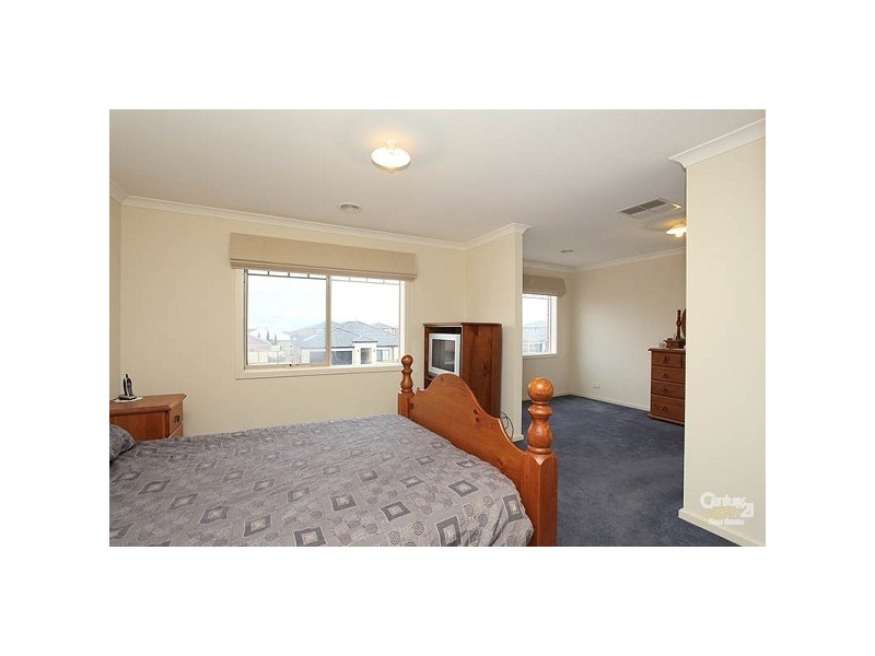 120 Hayfield Road, Roxburgh Park VIC 3064