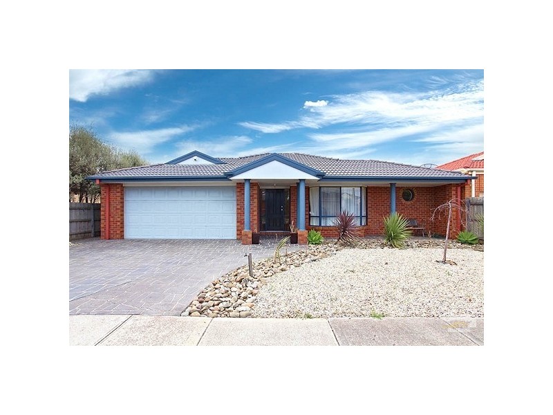 64 Rio Grande Drive, Roxburgh Park VIC 3064