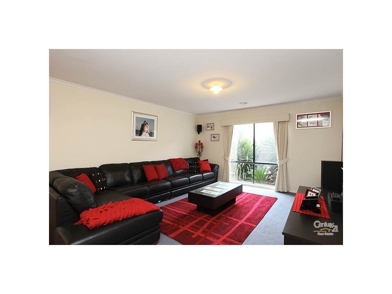 64 Rio Grande Drive, Roxburgh Park VIC 3064