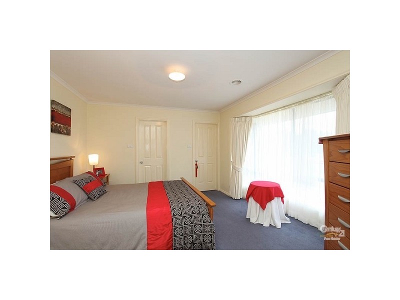 64 Rio Grande Drive, Roxburgh Park VIC 3064