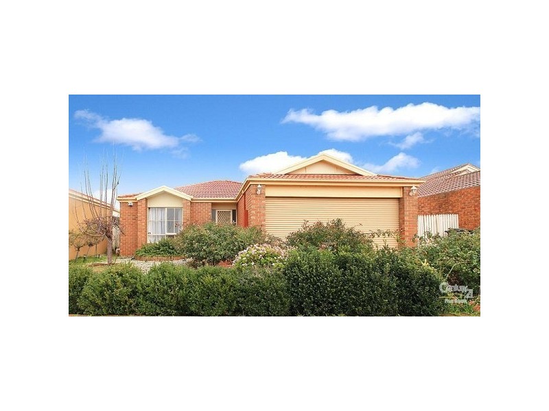15 Delphinius Crescent, Roxburgh Park VIC 3064