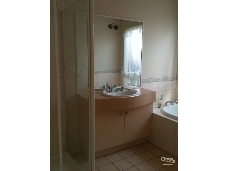 15 Delphinius Crescent, Roxburgh Park VIC 3064