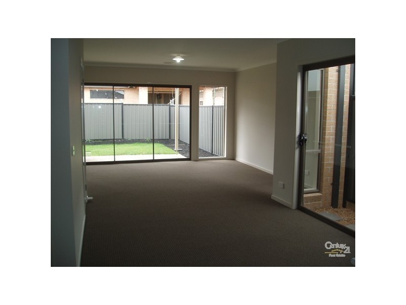 25 Viewside Crescent, Craigieburn VIC 3064