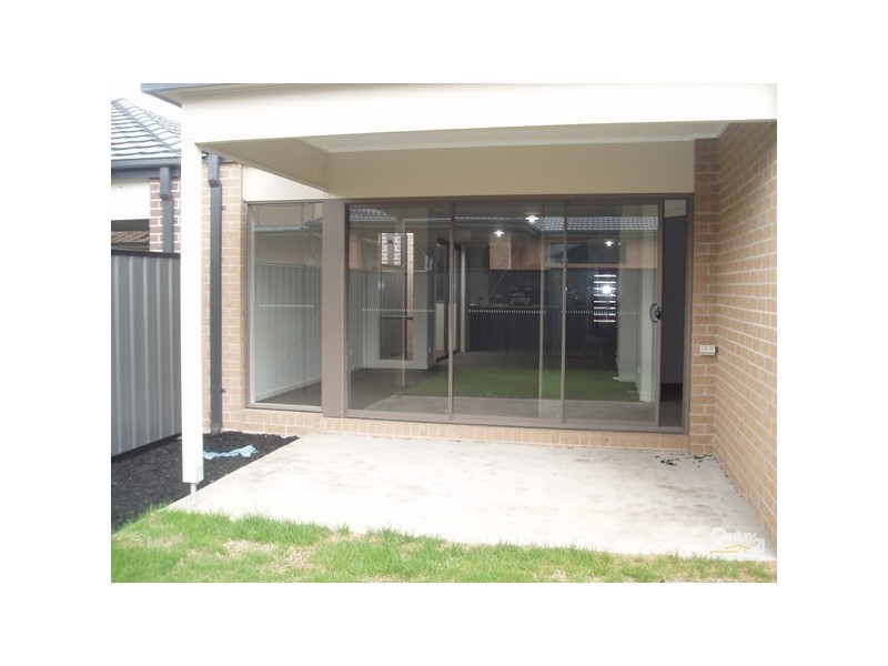 25 Viewside Crescent, Craigieburn VIC 3064