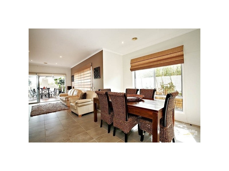 15 Grosvenor Square, Craigieburn VIC 3064