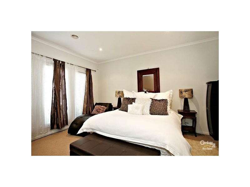 15 Grosvenor Square, Craigieburn VIC 3064