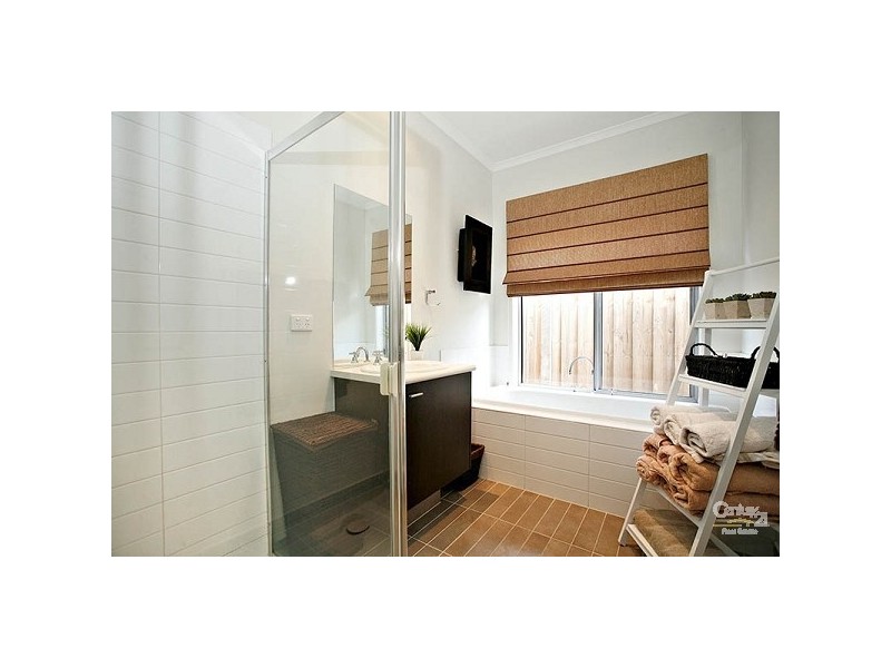 15 Grosvenor Square, Craigieburn VIC 3064