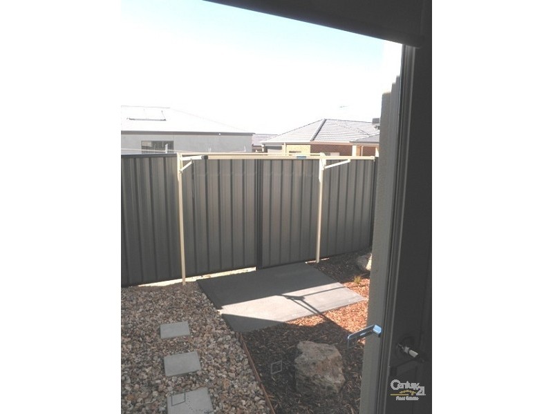 34  Daymar Circuit, Craigieburn VIC 3064