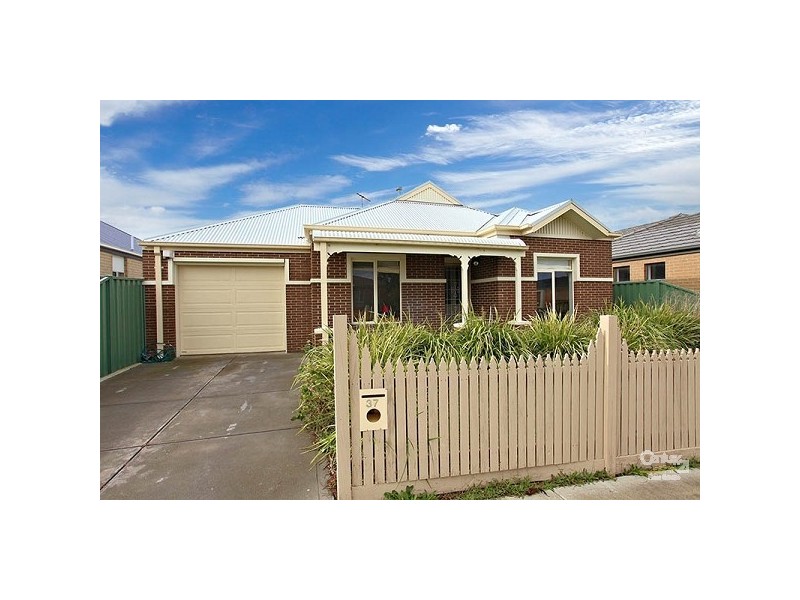 37 Hurlingham Way, Craigieburn VIC 3064