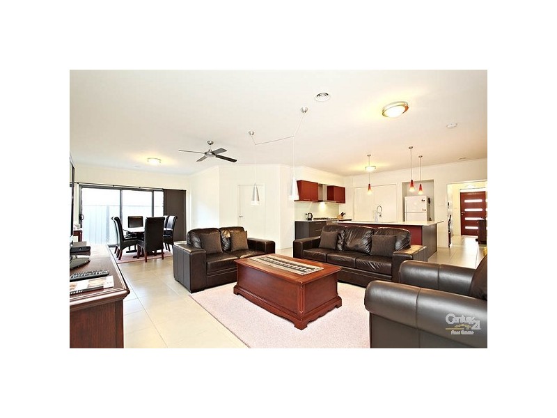 68 Hyde Park Ave, Craigieburn VIC 3064