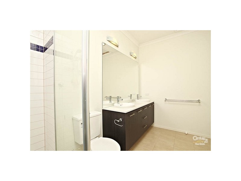 68 Hyde Park Ave, Craigieburn VIC 3064