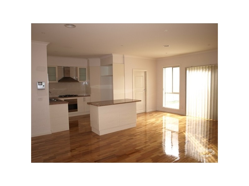 24 Brookvale Court, Roxburgh Park VIC 3064