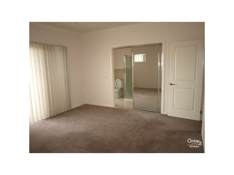 24 Brookvale Court, Roxburgh Park VIC 3064