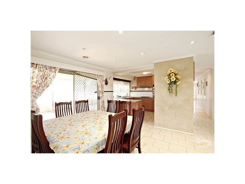 17 Hemsworth Court, Roxburgh Park VIC 3064