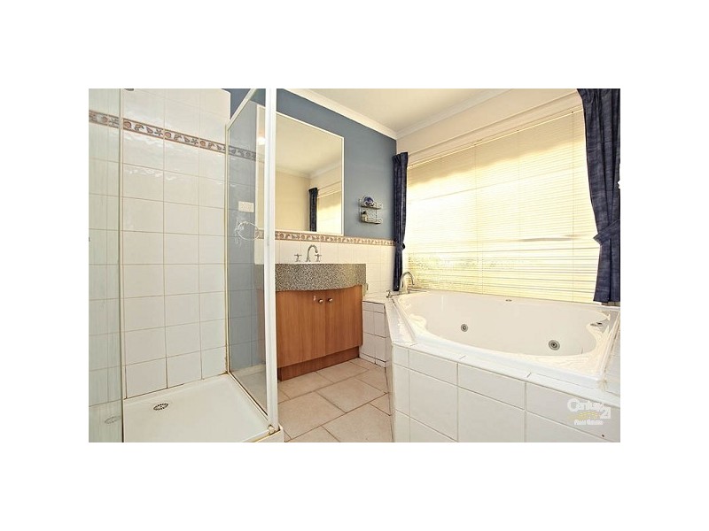 17 Hemsworth Court, Roxburgh Park VIC 3064