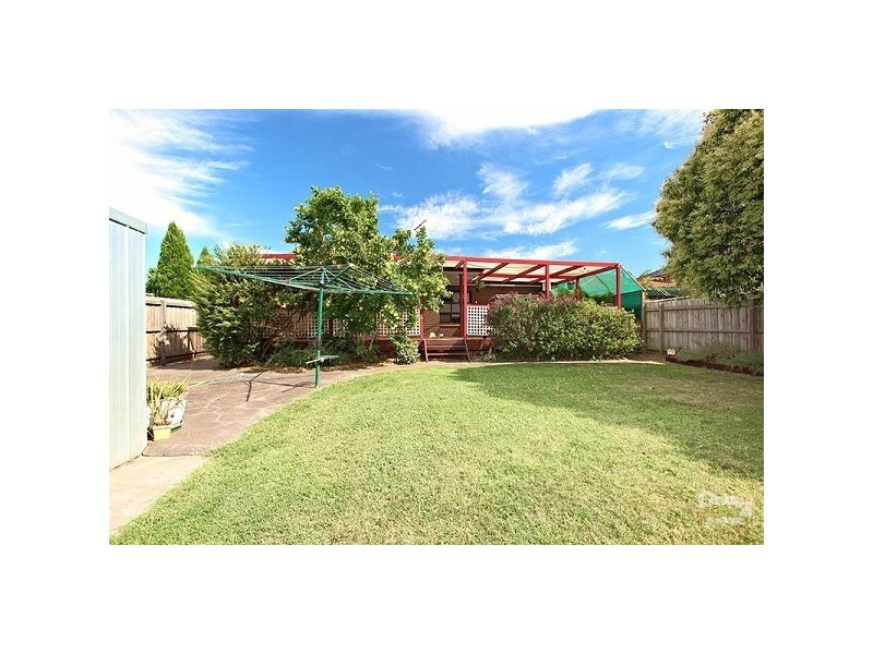 9 Hardy Ave, Craigieburn VIC 3064