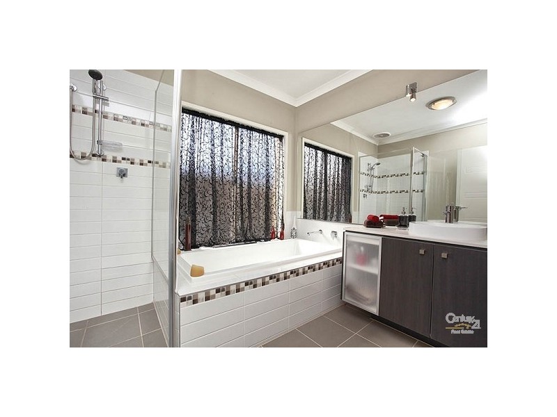 22 Gippsland way, Craigieburn VIC 3064