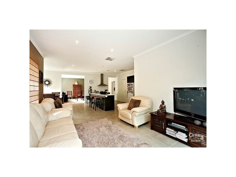 15 Grosvenor Square, Craigieburn VIC 3064