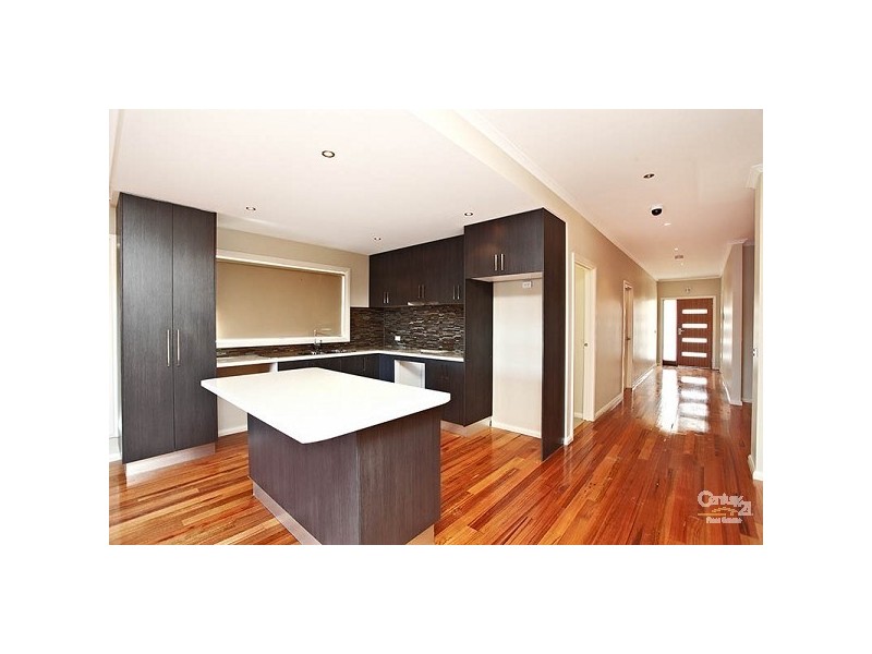 17 Clopton Rise, Craigieburn VIC 3064