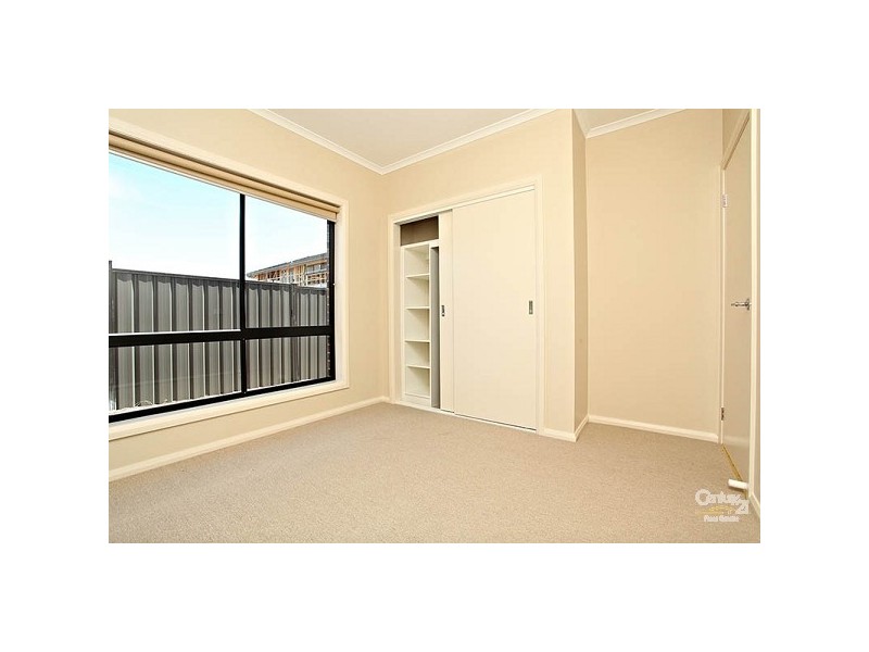 17 Clopton Rise, Craigieburn VIC 3064