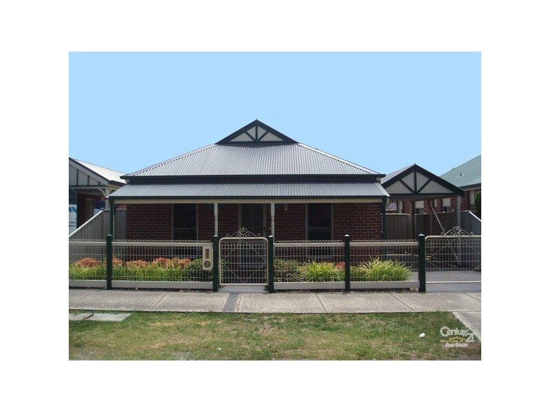 33 Woodlea Crescent, Craigieburn VIC 3064