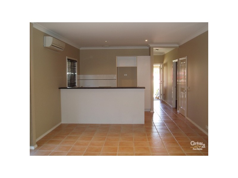 33 Woodlea Crescent, Craigieburn VIC 3064