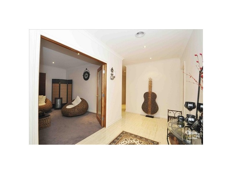 70 Kinglake Crescent, Craigieburn VIC 3064