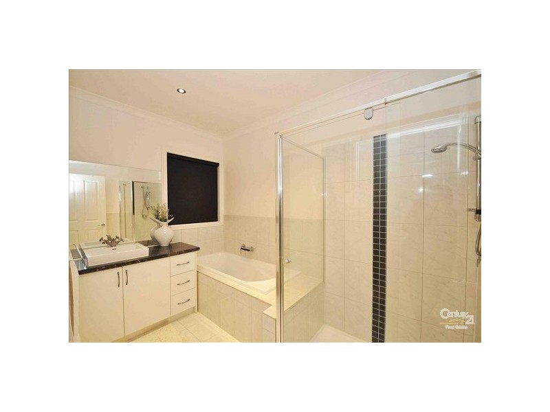 70 Kinglake Crescent, Craigieburn VIC 3064