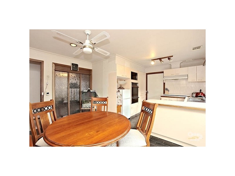 8 Durham Close, Craigieburn VIC 3064