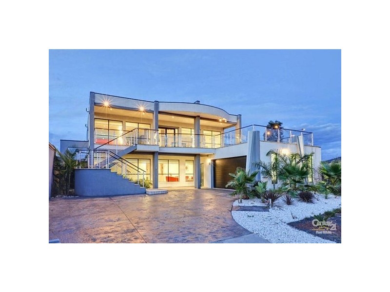 7 Beltana Lane, Roxburgh Park VIC 3064