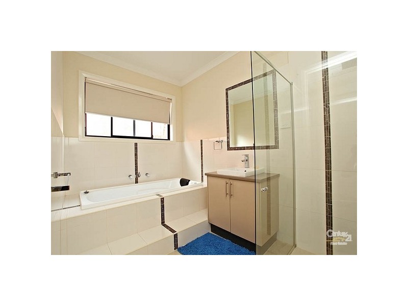 7 Beltana Lane, Roxburgh Park VIC 3064