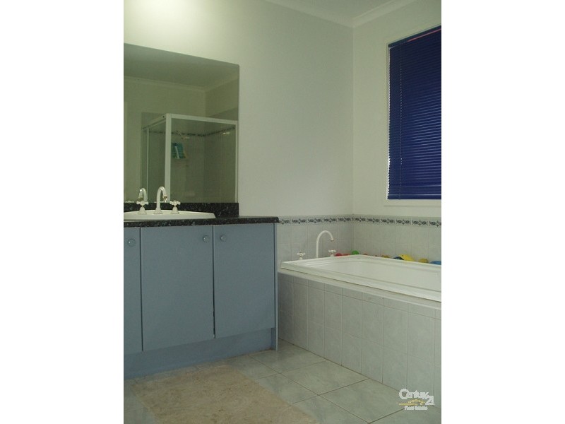 6 Waterford Avenue, Craigieburn VIC 3064