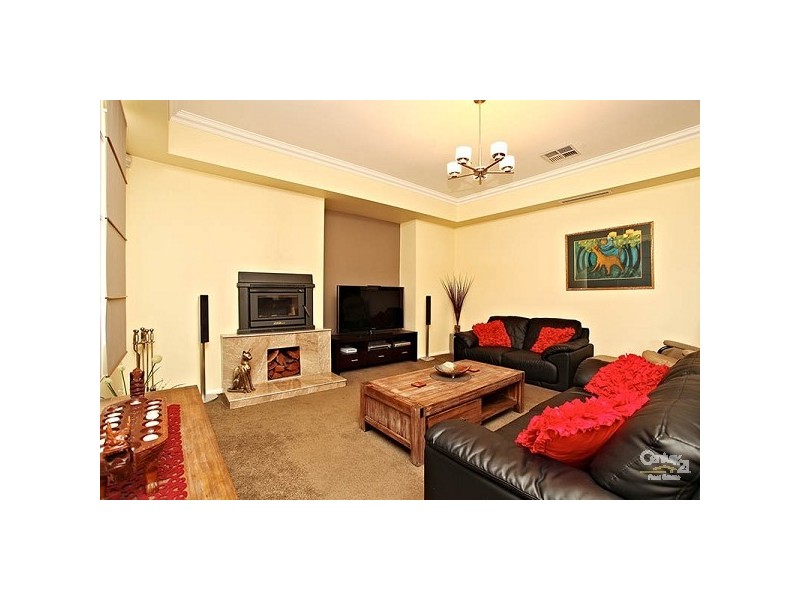 24 Mareeba Way, Craigieburn VIC 3064
