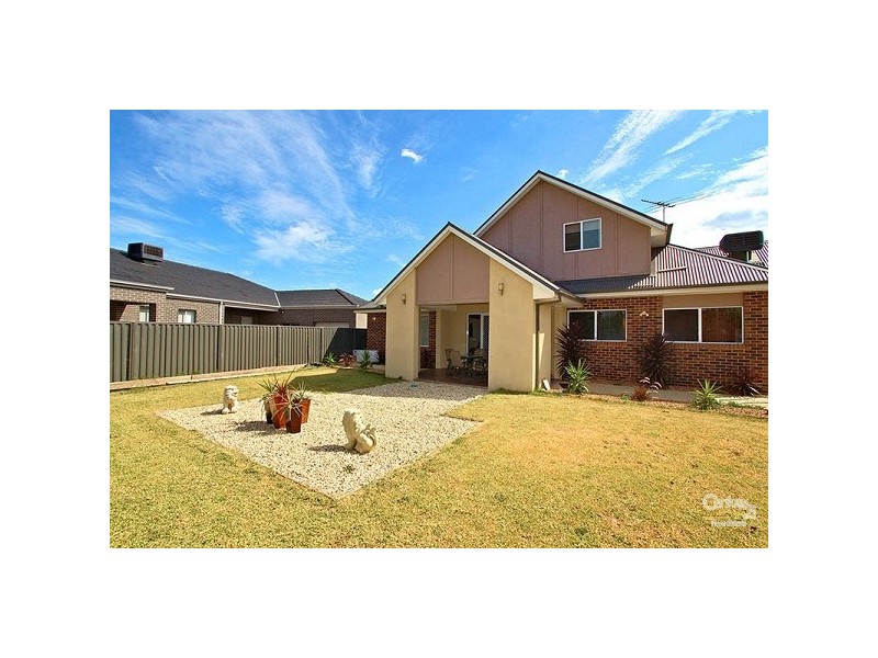 24 Mareeba Way, Craigieburn VIC 3064