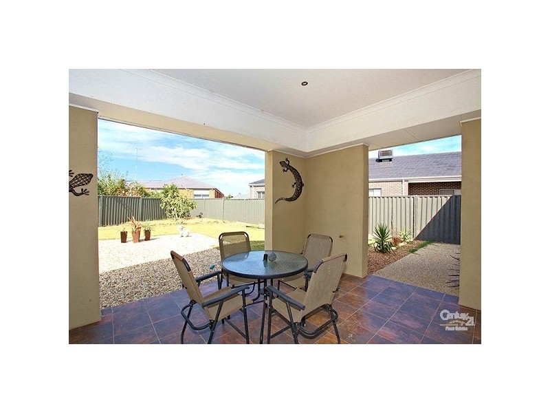 24 Mareeba Way, Craigieburn VIC 3064
