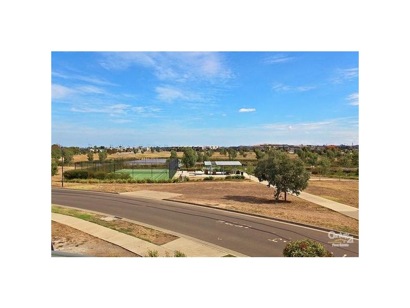24 Mareeba Way, Craigieburn VIC 3064