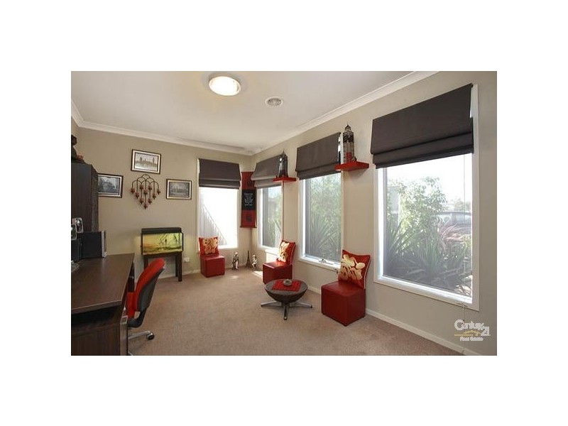 22 Gippsland Way, Craigieburn VIC 3064