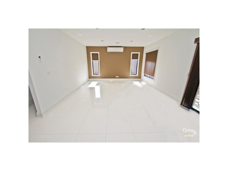 24 Rockwall Drive, Craigieburn VIC 3064