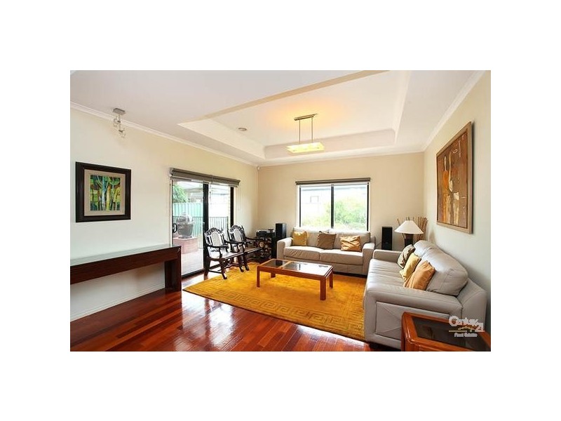 70 Malcolm Creek Pde, Craigieburn VIC 3064