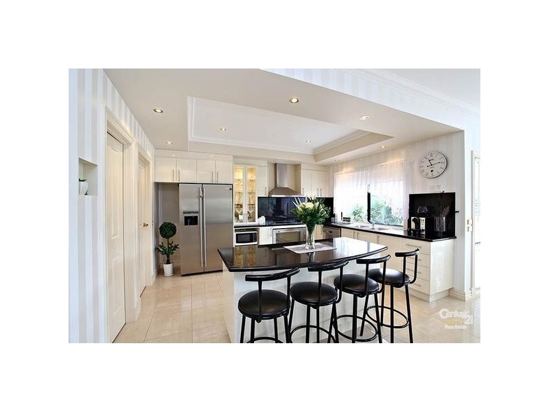44 Malcolm Creek Pde, Craigieburn VIC 3064