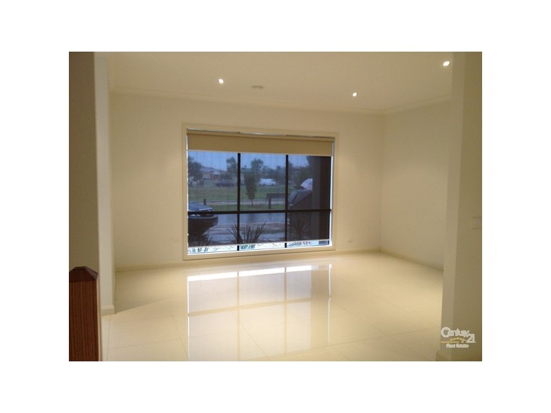 14 Brookvale Court, Roxburgh Park VIC 3064