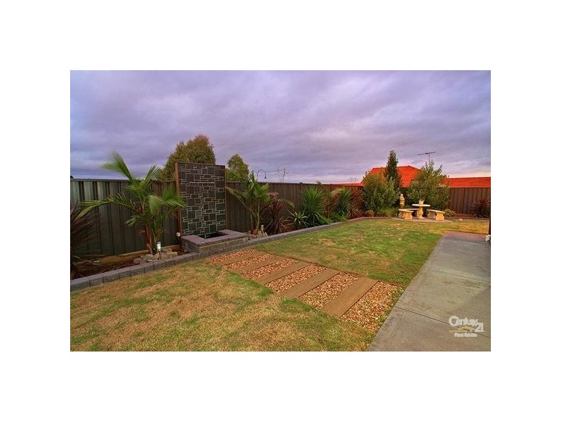 3 Kinloch Grove, Greenvale VIC 3059